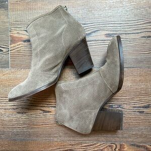 AQUATALIA Taupe Genuine Leather Suede Italian Made Ankle Boots Size 10